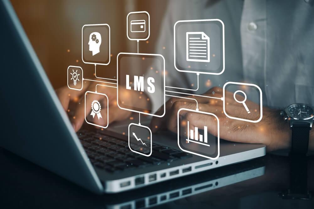 cómo implementar un sistema LMS en una institución educativa