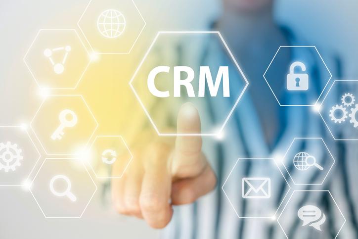 Análisis Predictivo en CRM: Cómo Anticipar el Churn y las Oportunidades de Upsell
